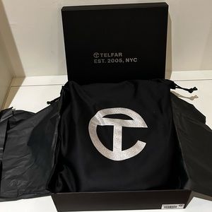 Boxed/tagged Azalea Telfar Circle Bag, original packaging!